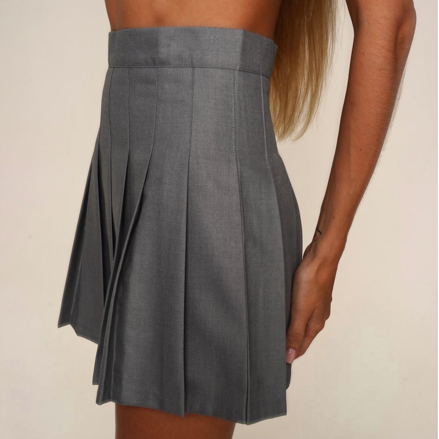 SKIRT-SHORT SCHOOL GIRL GRAY