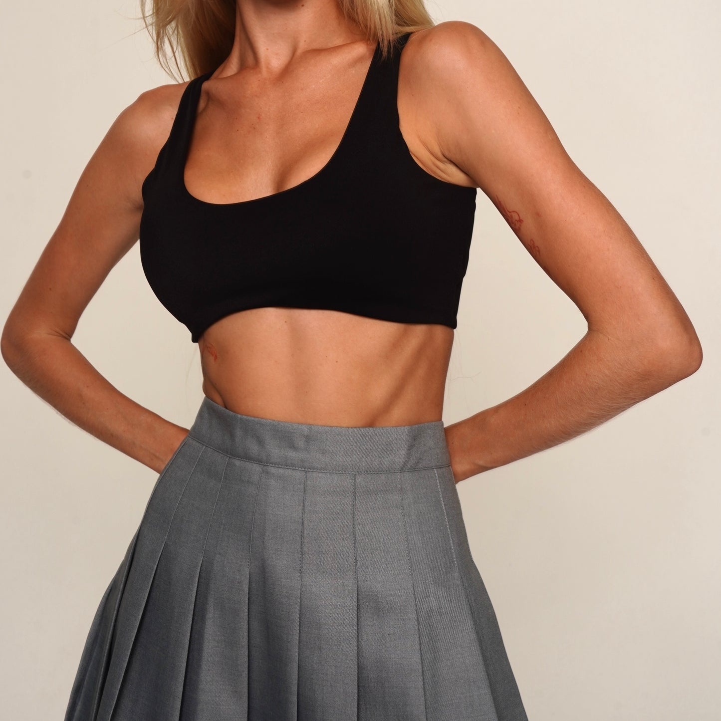 SKIRT-SHORT SCHOOL GIRL GRAY