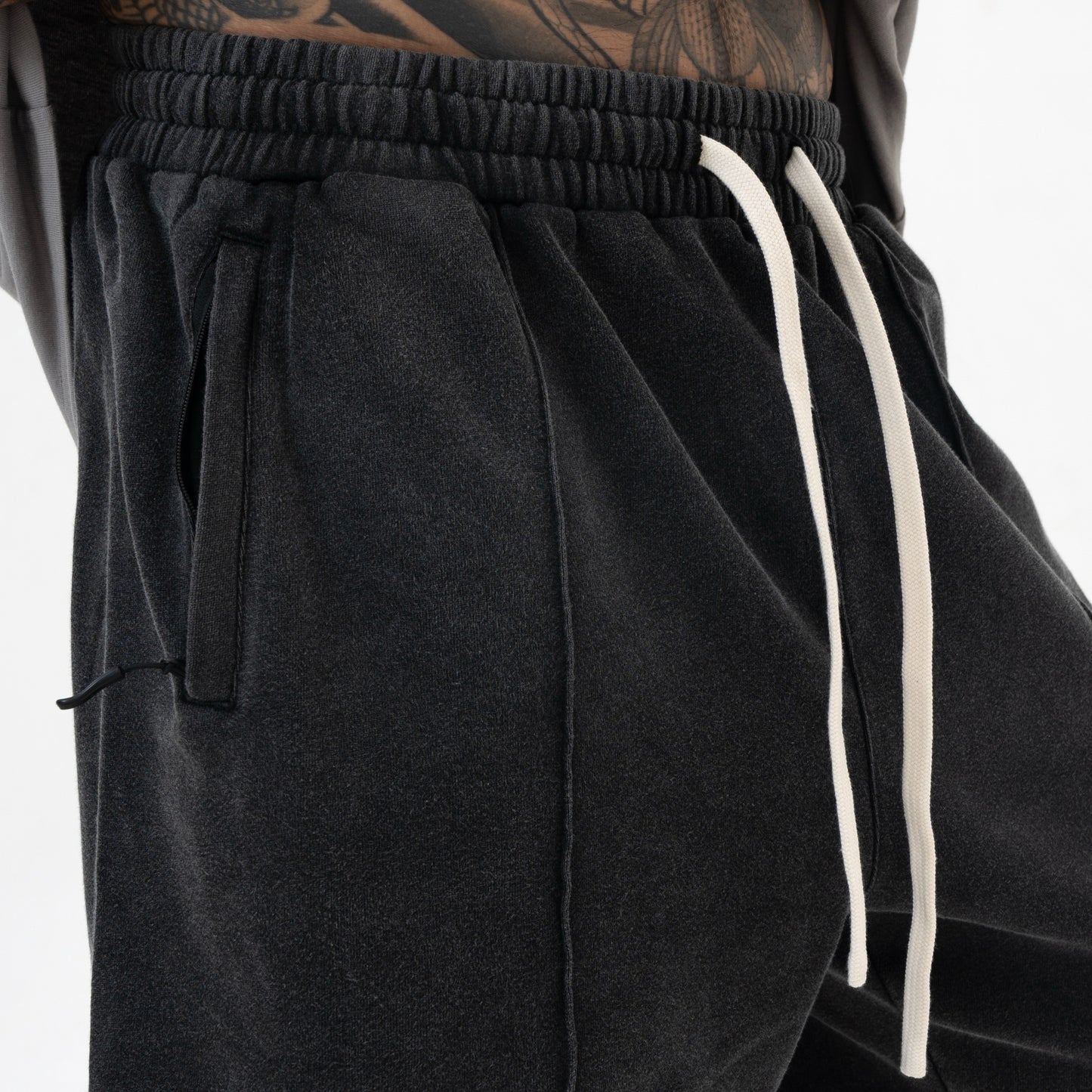 MEN'S SHORT KANYE ARROW AGED BLACK